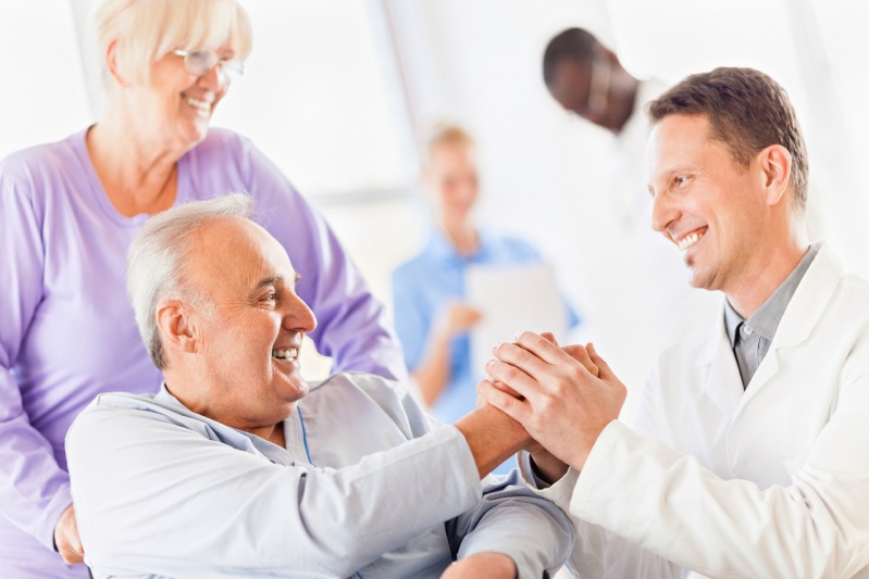 Asilo para Idosos com Mal Parkinson Preço Serra da Cantareira - Asilos para Idosos com Alzheimer