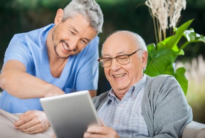 Casa de Cuidados para Idosos Preço Vila Endres - Cuidadores de Idosos com Mal de Alzheimer